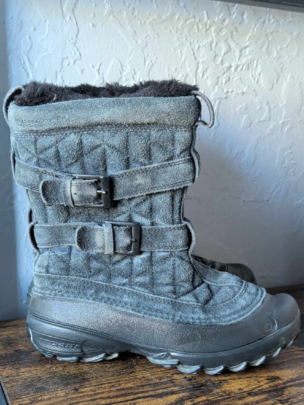Columbia Black Suede Leather Quilted Faux Fur Winter Boots Women's Size 6